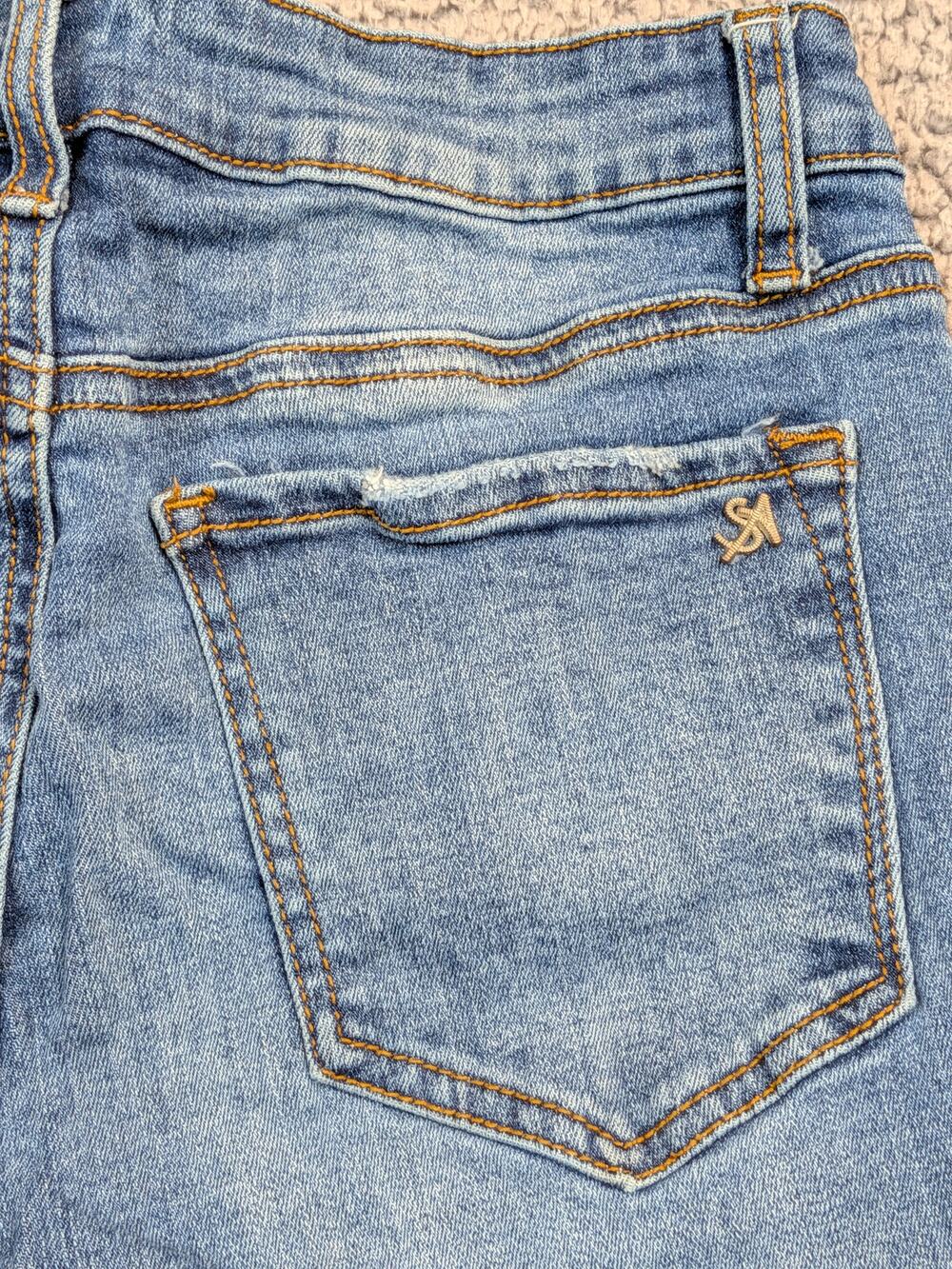 Special A Jeans Women's Size 9 Blue Distressed High Rise Cropped (0366)